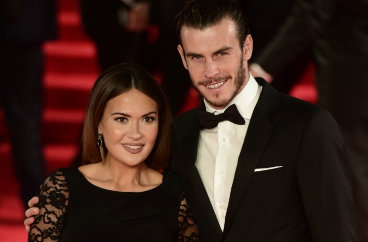 Mega bintang Real Madrid asal Wales, Gareth Bale dan tunangannya, Emma Rhys-Jones. [AFP/Leon Neal]