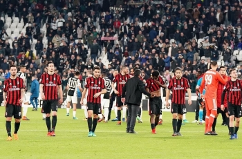 Aksi Vandal Nodai Laga Juventus vs Milan