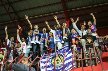 Taklukkan Kalteng Putra 3-0, Kemenangan Arema Disambut Tarian Singo Edan