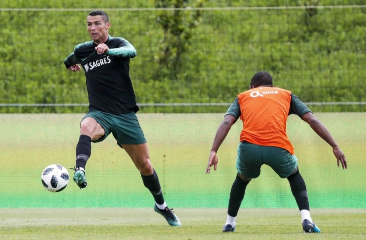 Cristiano Ronaldo Latihan bersama timnas Portugal (sumber: fpf.pt)