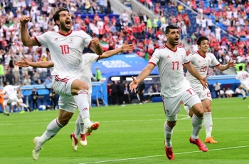 Iran Kunci Kemenangan Pertama Berkat Gol Bunuh Diri Maroko