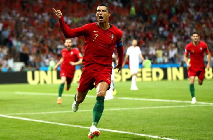 Penyerang Portugal, Cristiano Ronaldo merayakan gol ke gawang Spanyol (Sumber: Twitter)