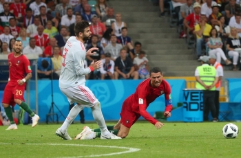 Pique: Cristiano Ronaldo Jago Diving!