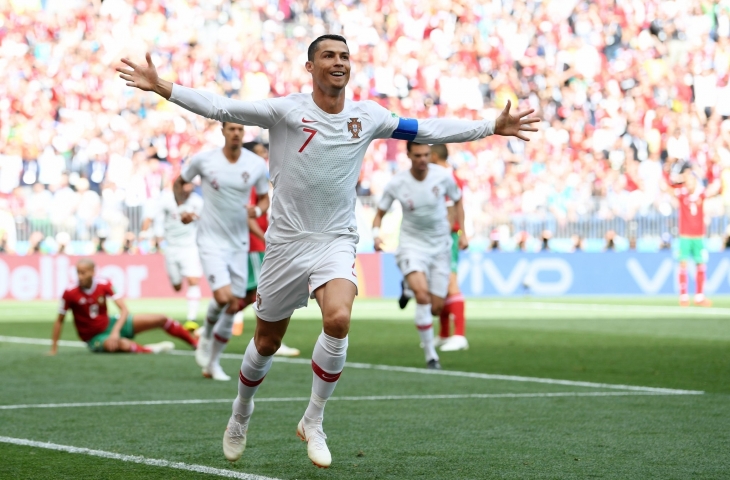 Selebrasi Cristiano Ronaldo saat mencetak gol di Piala Dunia 2018 (Sumber: Twitter)