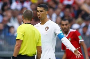 FIFA Bantah Tuduhan Wasit Minta Jersey Cristiano Ronaldo