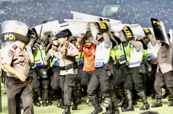 Bambang Pamungkas: Persija dan Persib Tak Pantas Disebut Rival!