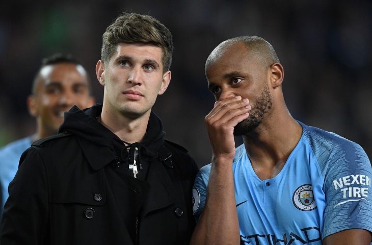 John Stones dan Vincent Kompany (Sumber: Man. City)