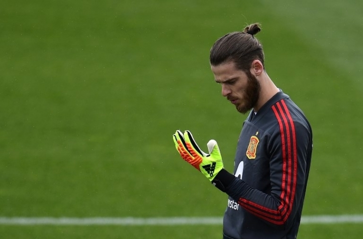 Kiper timnas Spanyol David De Gea menjalani sesi latihan di Spanish Football Federation's ''Ciudad del Futbol'' di Las Rozas, dekat Madrid (29/5). [AFP/Pierre-Philippe Marcou]