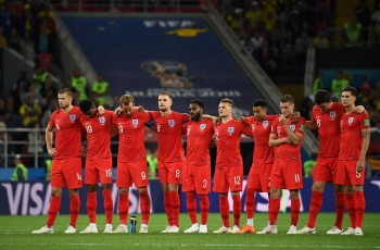 Sambut Semifinal, Tulisan It's Coming Home Hiasi Langit Inggris