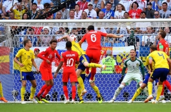 Suporter Jerman Bajak 10.000 Kursi Laga Swedia vs Inggris