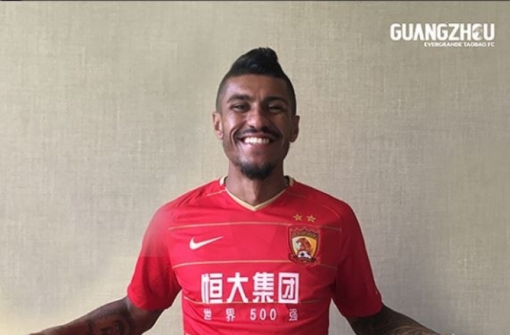 Paulinho resmi diperkenalkan klubnya, Guangzhou Evergrande. (Sumber: Instagram/guangzhouevergrande_fc)