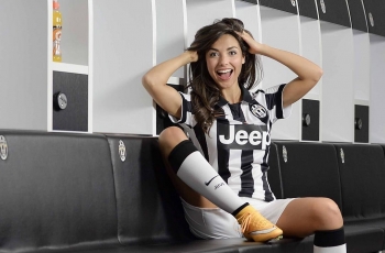 Ronaldo Gabung Juventus, Netizen Tagih Foto Seksi Presenter Ini