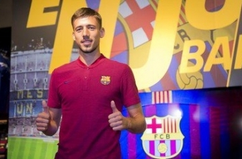 Barcelona Resmi Datangkan Bek Tangguh dari Sevilla