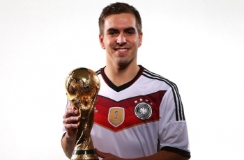 Jerman Tersingkir, Philipp Lahm Akan Kembalikan Trofi saat Final Piala Dunia