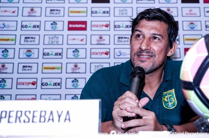 Pelatih Persebaya, Angel Alfredo Vera (Sumber: Twitter)