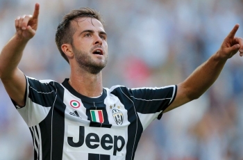 Miralem Pjanic: Tak Mudah Raih Scudetto, Ada Napoli dan Inter