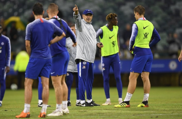 Pelatih Chelsea, Maurizio Sarri saat memimpin latihan The Blues (Chelsea FC)