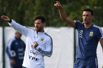 Lionel Scaloni Sangsi Messi Akan Bermain Lagi untuk Argentina