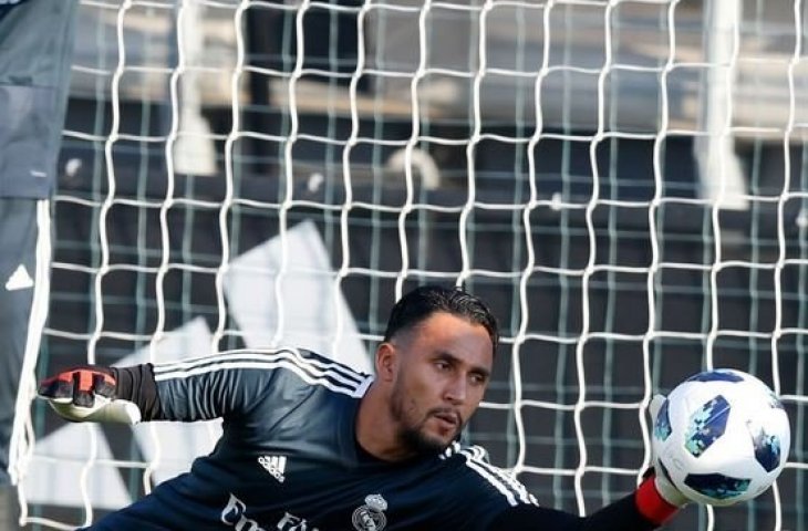 Keylor Navas saat sesi latihan Real Madrid. (@realmadriden/Twitter)