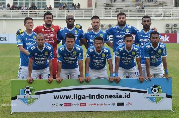 Skuat Persib Bandung saat melawan Mitra Kukar di Stadion Aji Imbut, Kutai Kartanegara (liga.indonesia.id)