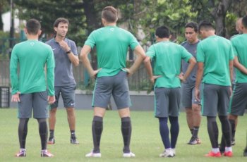 Luis Milla Komentari Keberangkatan Timnas Indonesia ke UEA, Netizen Baper