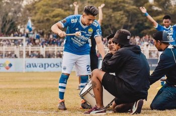 Kim Kurniawan Siap Diturunkan Saat Persib vs Arema FC di GBLA