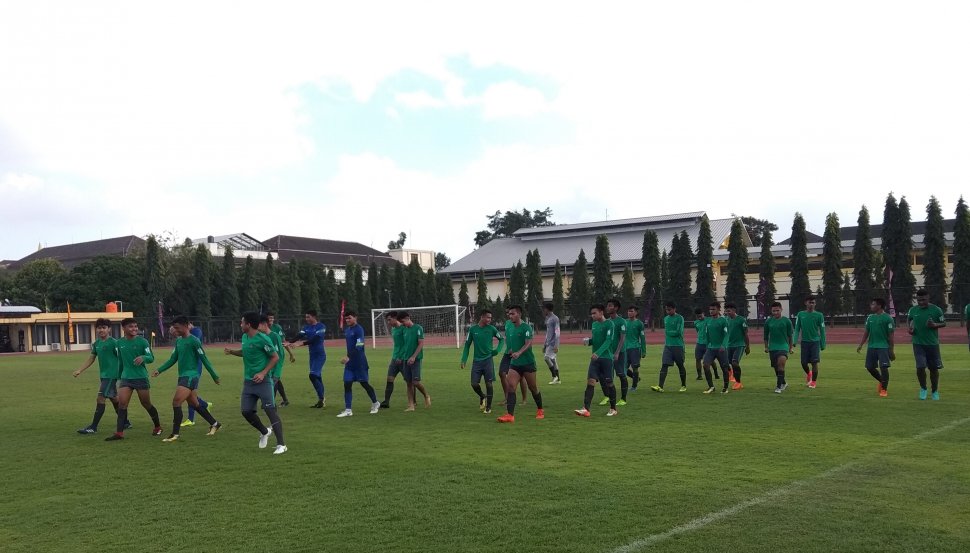 Latihan Timnas Indonesia U-19 di Stadion Universitas Negeri Yogyakarta, Sabtu (18/8/2018). (Irwan Febri/mxkd.sbs).