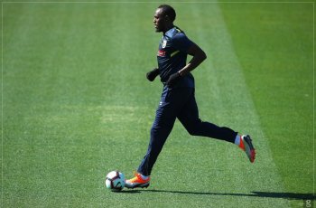 Resmi Latihan di Klub Australia, Usian Bolt Masih Bermimpi Gabung Manchester United