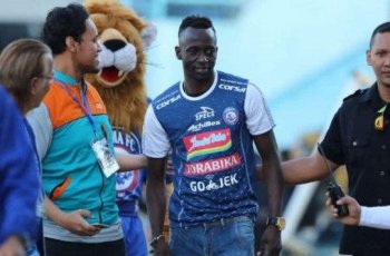 Arema FC Pesta Gol ke Gawang PSS Sleman