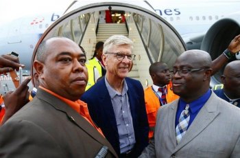 George Weah Beri Arsene Wenger Gelar Kehormatan Liberia