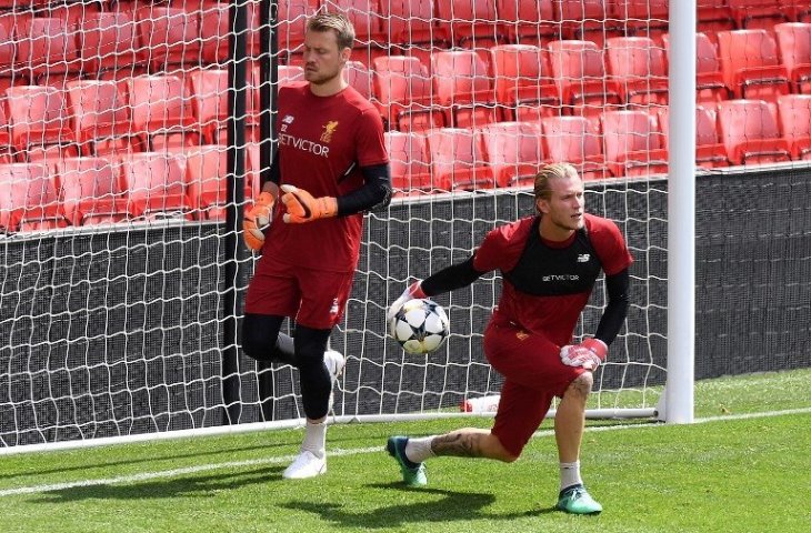 Simon Mignolet dan Loris Karius (Paul Ellis/AFP)