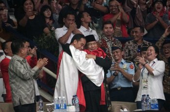 Pesilat Hanifan yang Peluk Jokowi dan Prabowo Mirip Kapten Timnas Indonesia U-23