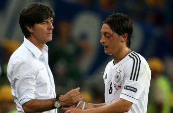 Berkali-kali Susah Hubungi Ozil, Joachim Loew Dibuat Patah Hati