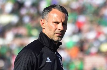 Ryan Giggs Minta Fans Manchester United Dukung Jose Mourinho