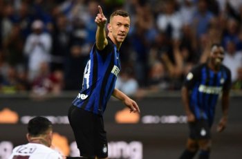 Ivan Perisic, Pemain Pertama yang Cetak Gol Penalti Pakai Kaki Kanan & Kiri