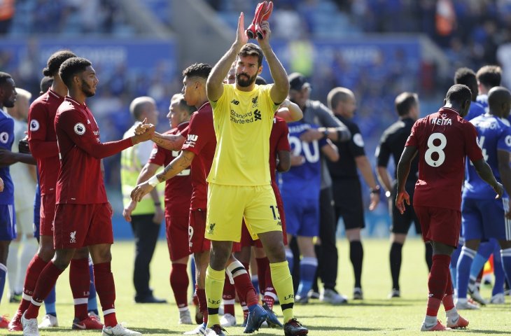 Kiper Liverpool, Alisson Becker usai mengalahkan Leicester City (AFP)