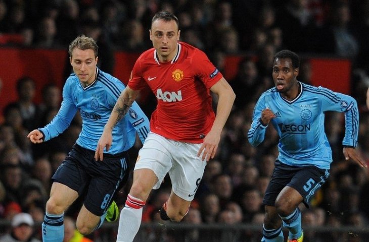 Dimitar Berbatov saat berlaga melawan Ajax di ajang Liga Europa tahun 2012 (Andrew Yates/AFP)