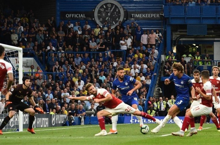 Marcos Alonso ke gawang Arsenal pada menit ke-81 (Glyn Kirk/AFP)