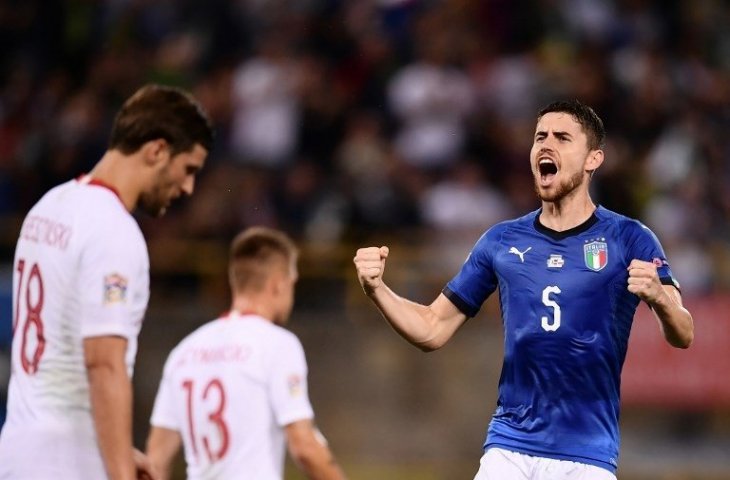 Gelandang Italia, Jorginho merayakan golnya ke gawang Polandia (Marco Bertorello/AFP)