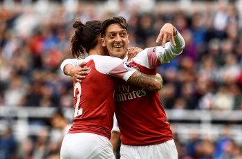 Unai Emery Sanjung Penampilan Apik dan Gol Mesut Ozil