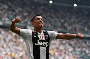 Cristiano Ronaldo Sindir Mohamed Salah yang Raih Puskas Award