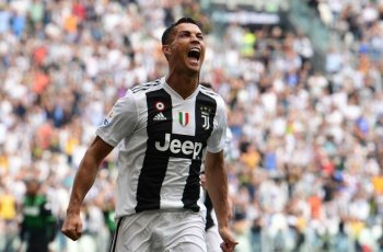 Resmi, Cristiano Ronaldo Bisa Main Lawan Manchester United