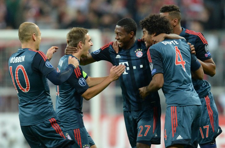 Pemain Bayern Munchen, David Alaba (tengah) merayakan gol ke gawang Spartak Moskowe di Liga Champions 2012/2013 (AFP)