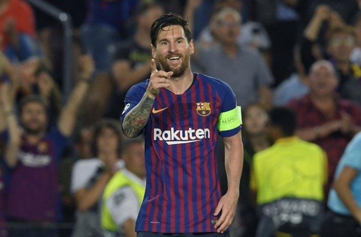 Lionel Messi saat merayakan gol ketiganya ke gawang PSV Eindhoven pada 18 September 2018 (Lluis Gene/AFP)