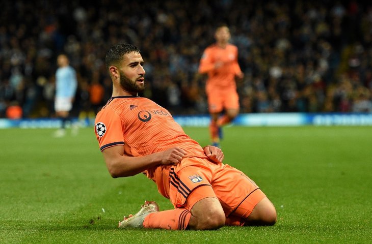 Pemain Lyon, Nabil Fekir merayakan gol ke gawang Manchester City (AFP)