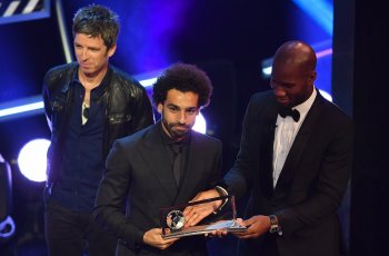 Raih Puskas Award, Mohamed Salah Kalahkan Messi dan Ronaldo