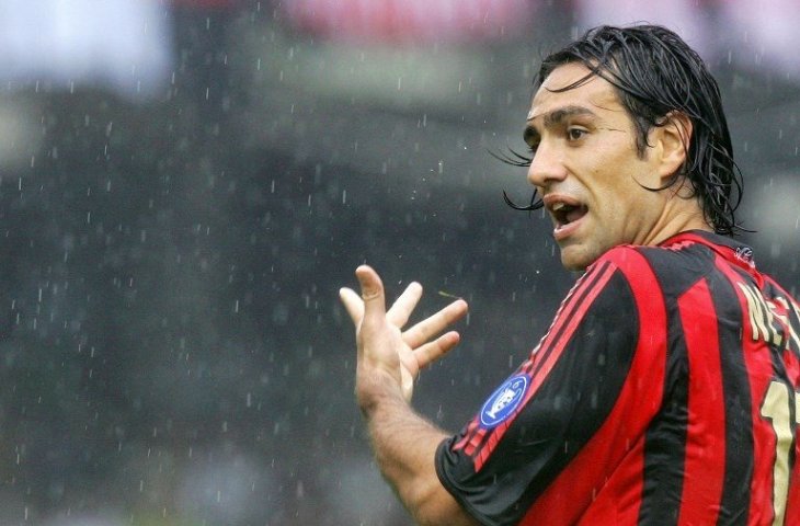 Alessandro Nesta saat berseragam AC Milan (Pasco Serinelli/AFP)
