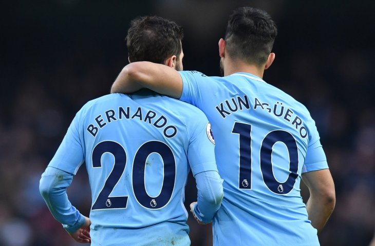 Pemain Manchester City, Bernando Silva dan Sergio Aguero (AFP)