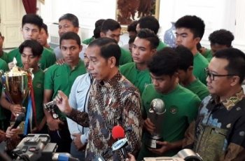 Jokowi Janji Carikan Bapak Asuh untuk Timnas Indonesia U-16