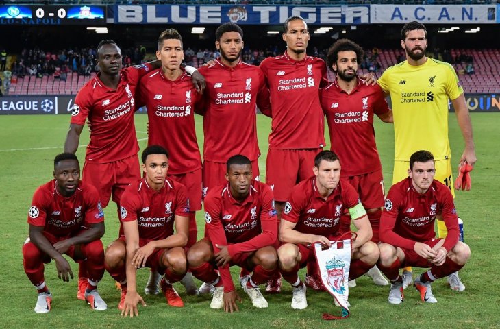 Skuat Liverpool berfoto bersama sebelum melawan Napoli di pekan kedua Liga Champions 2018 (AFP)